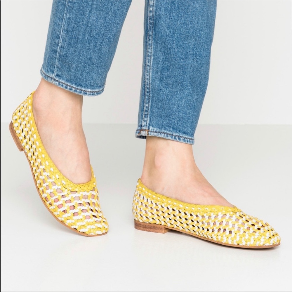 Musse & Cloud Woven Yellow and White Leather Flats